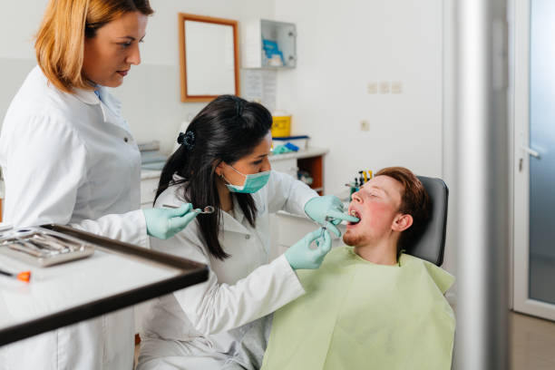 Best Broken or Cracked Tooth Emergency Dentist in Freeman, SD